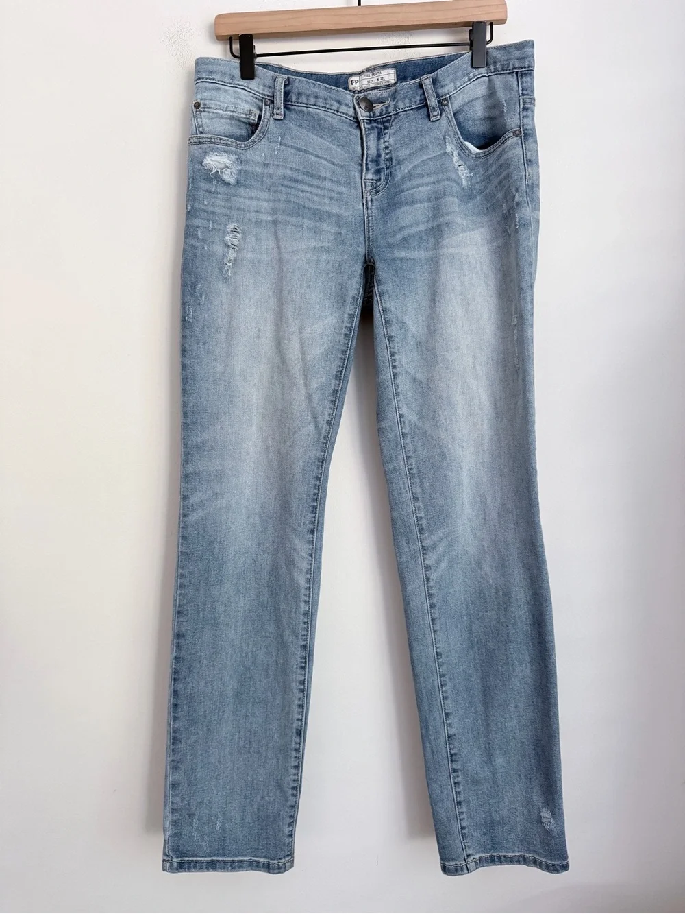Free People Distressed Straight Leg Jeans 28